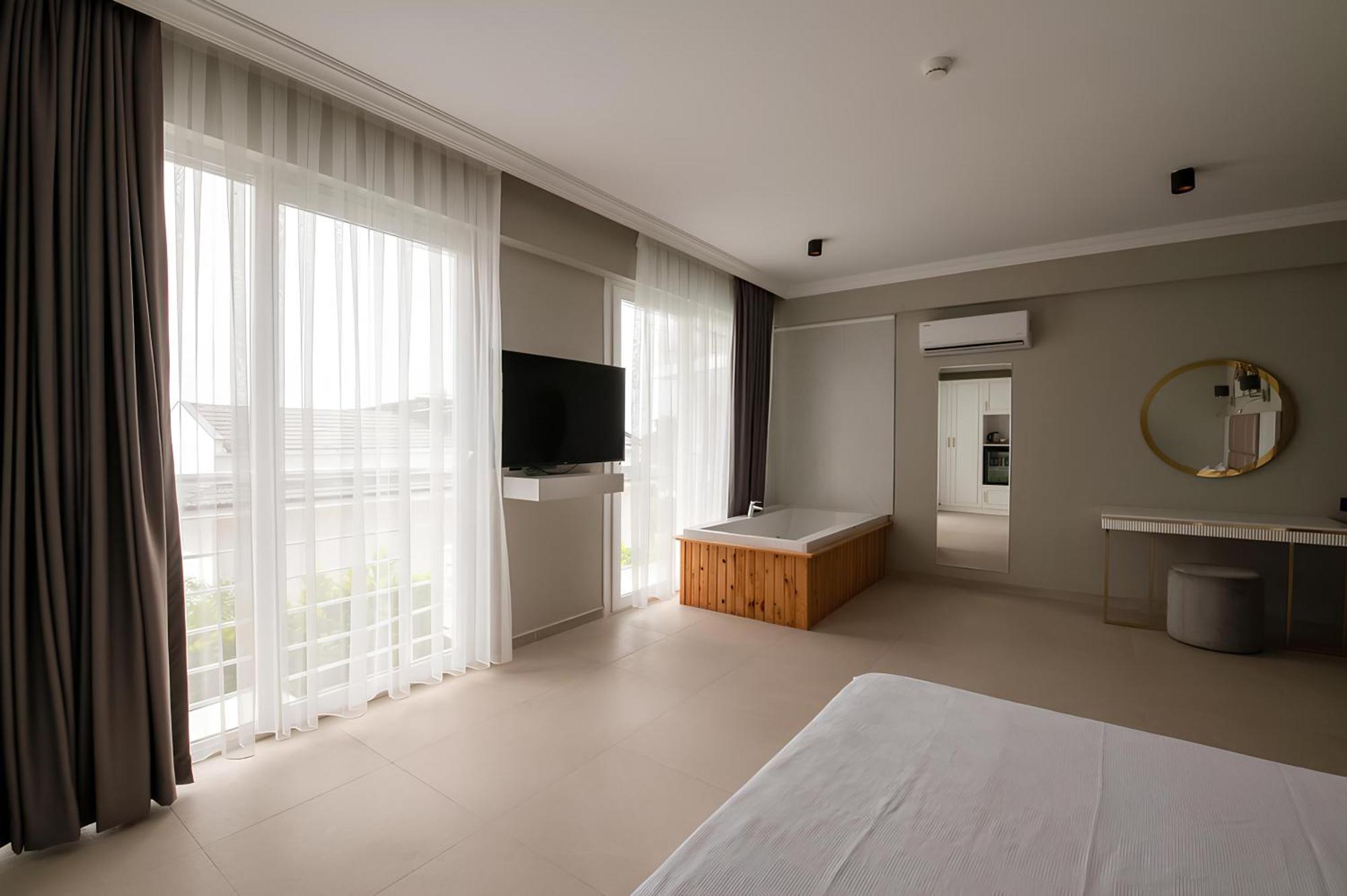 Ramada By Wyndham Fethiye Oludeniz Adult Only Hotel Exterior photo